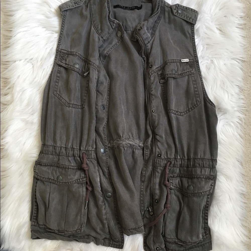 GRAY DENIM VEST